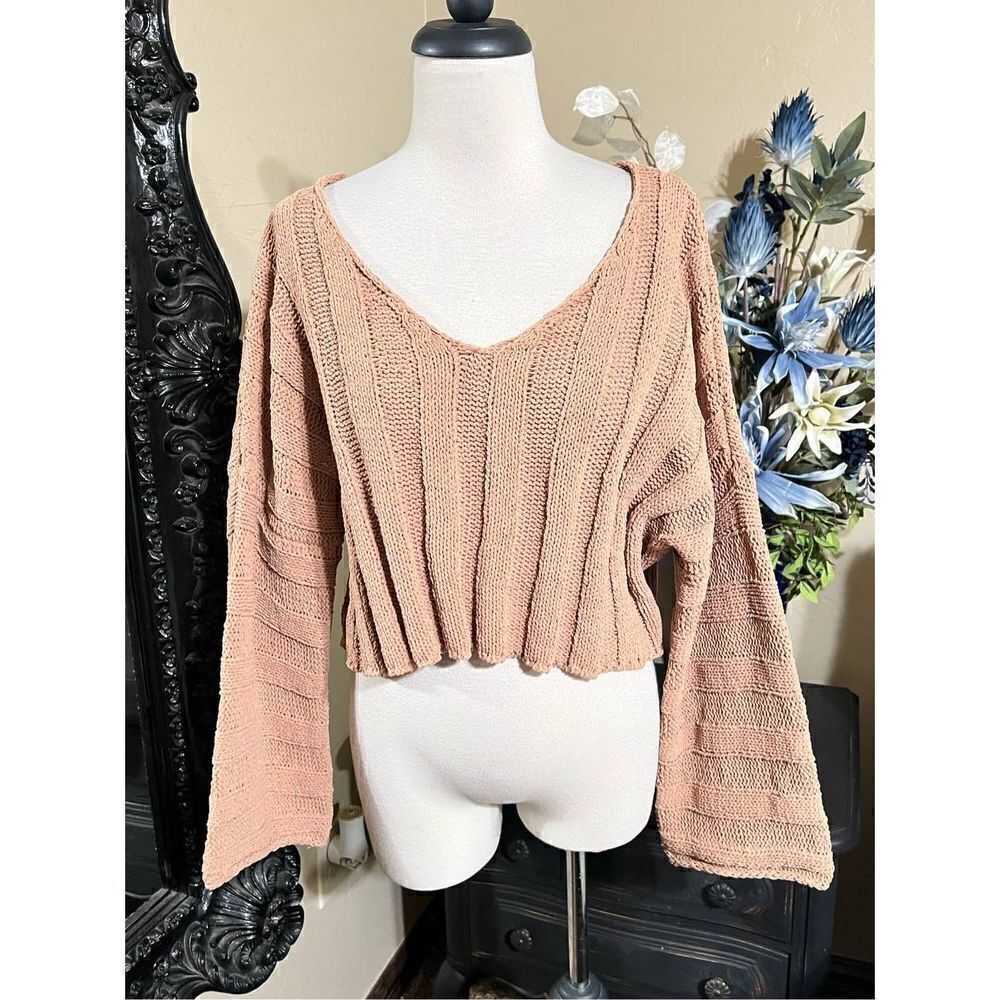 Lumiere Tan Trumpet Sleeve Cropped Sweater Size Small